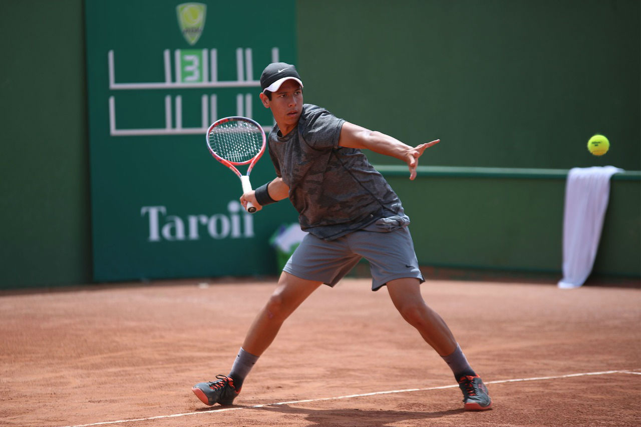 Atleta catarinense e jovem talento de 13 anos vencem na estreia do ADK  Juniors Cup - 14ª Copa Santa Catarina de Tênis - em Itajaí (SC)